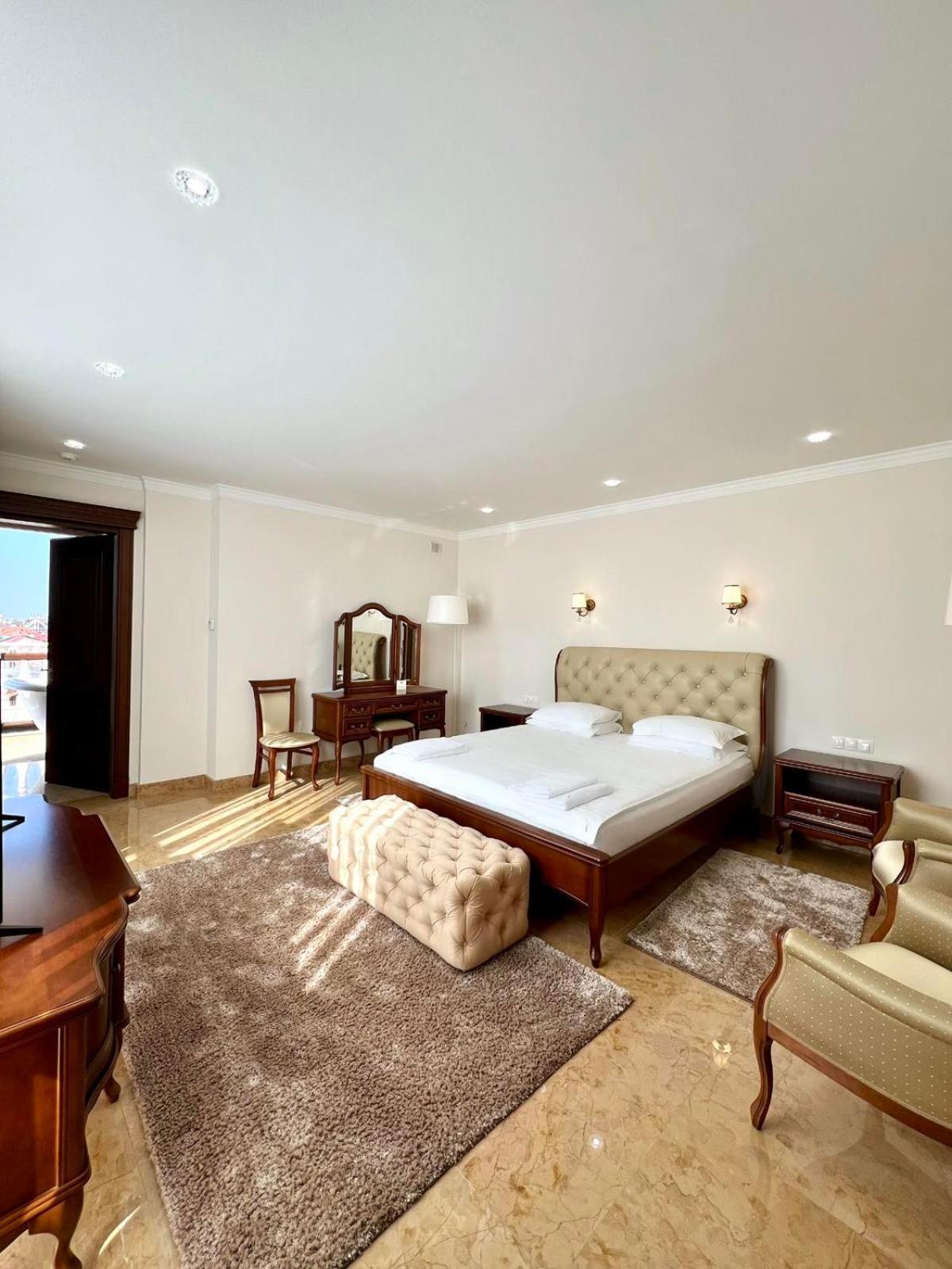 Ambassador Hotel Кишинёв Экстерьер фото