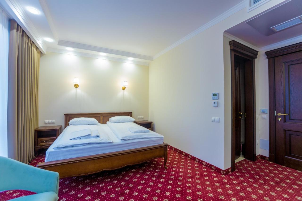 Ambassador Hotel Кишинёв Экстерьер фото