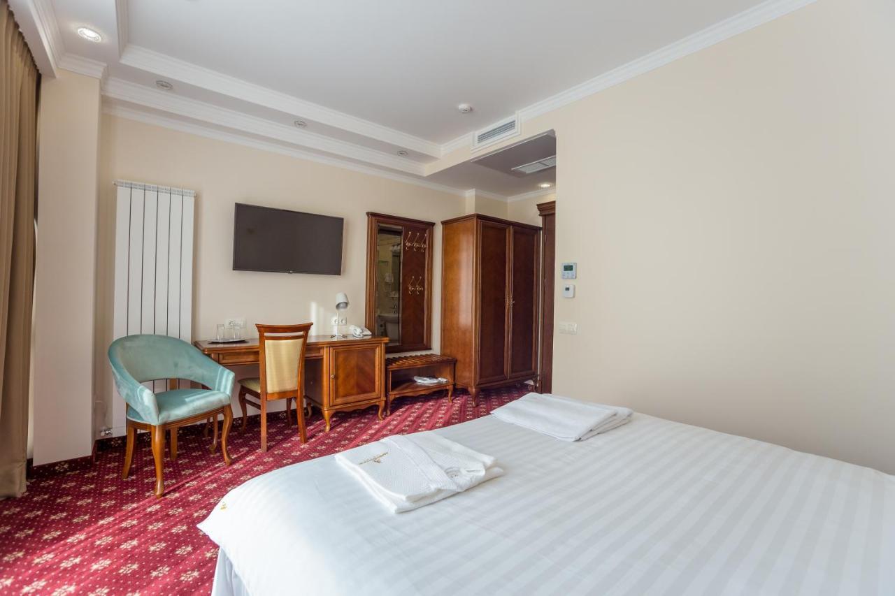 Ambassador Hotel Кишинёв Экстерьер фото