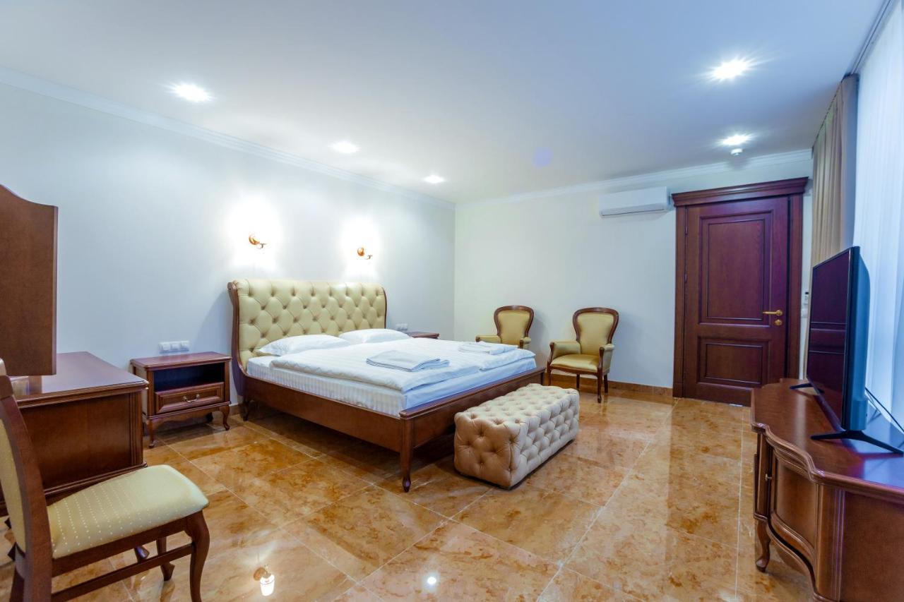 Ambassador Hotel Кишинёв Экстерьер фото